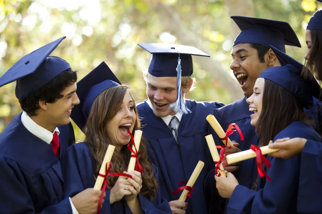 Students celebrating their graduation from universitiy